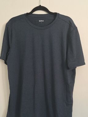 Quince Men’s Short Sleeve Crew Tee in Charcoal Blue